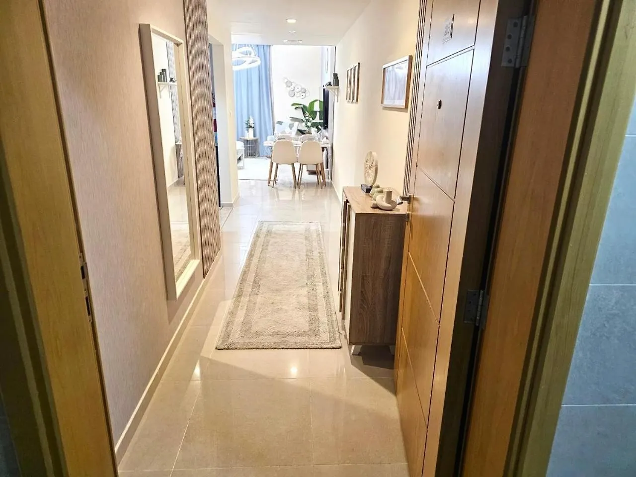 Deluxe 1Bhk Apt In Jvc, Self Check In ! 두바이 0*,