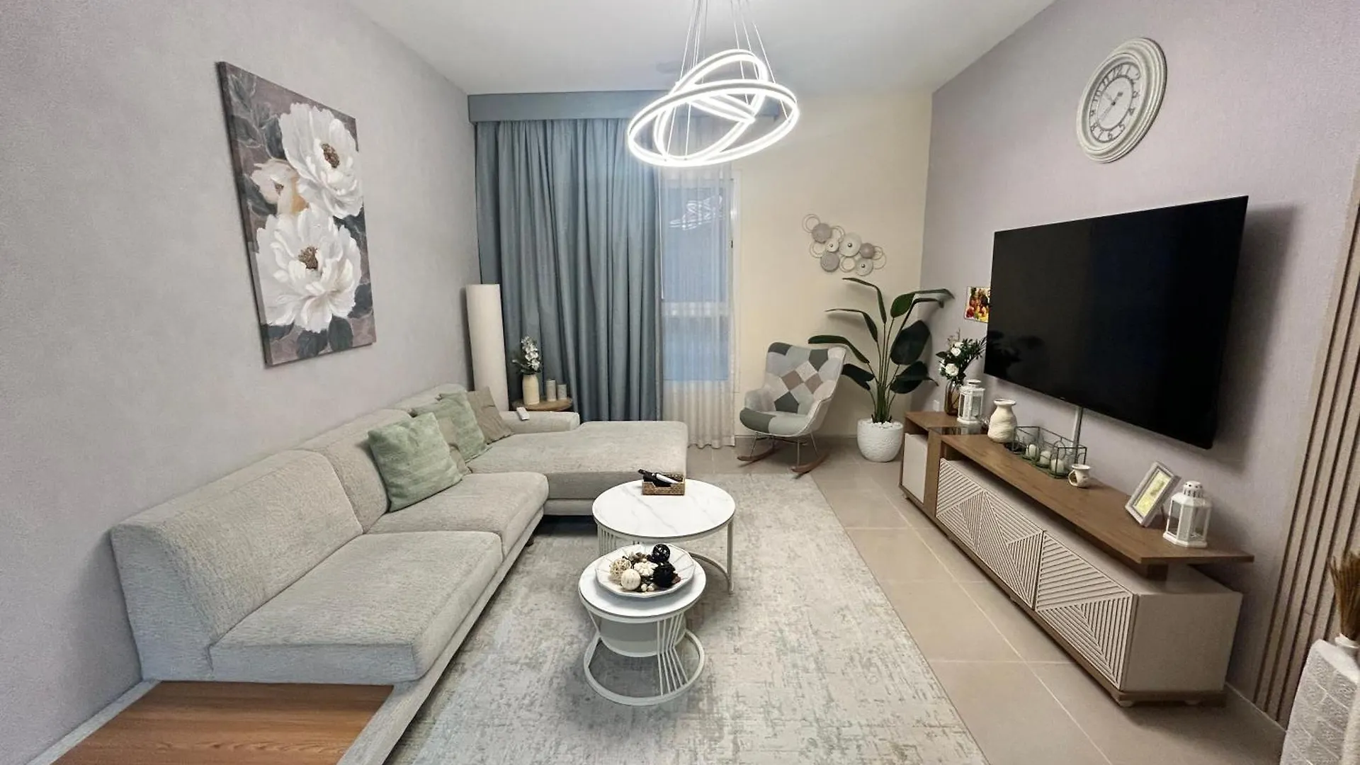 Deluxe 1Bhk Apt In Jvc, Self Check In ! 두바이