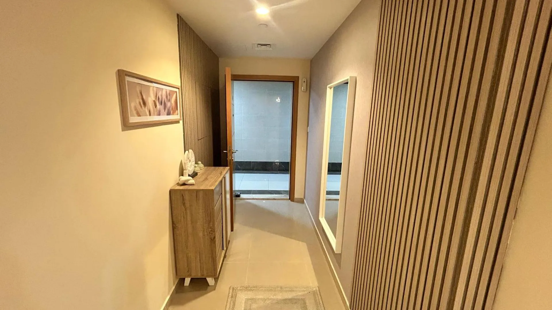 아파트 Deluxe 1Bhk Apt In Jvc, Self Check In ! 두바이 아랍에미리트